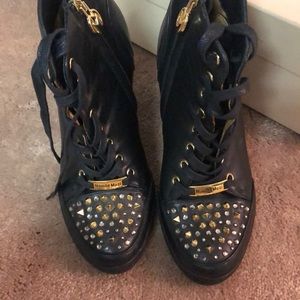 nando muzi heeled booty